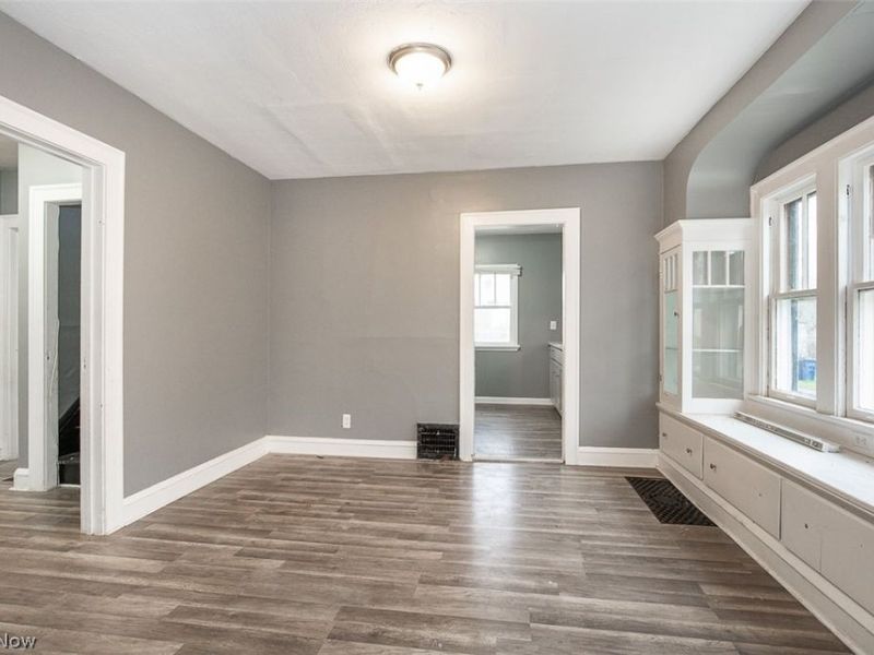 7915 Vineyard Avenue , Cleveland, OH 44105 Photo 5