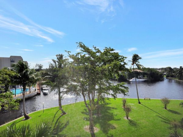 7 Royal Palm Way, Boca Raton, FL 33432