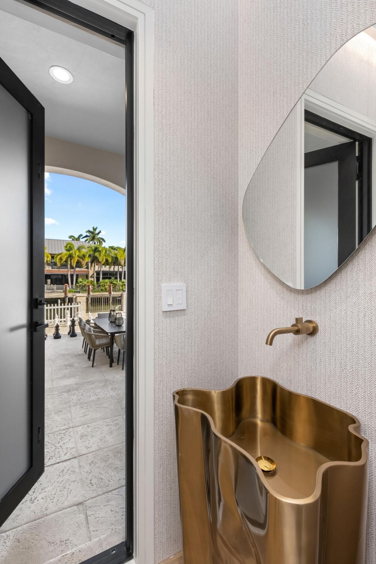 620 Coral Way, Fort Lauderdale, FL 33301 Photo