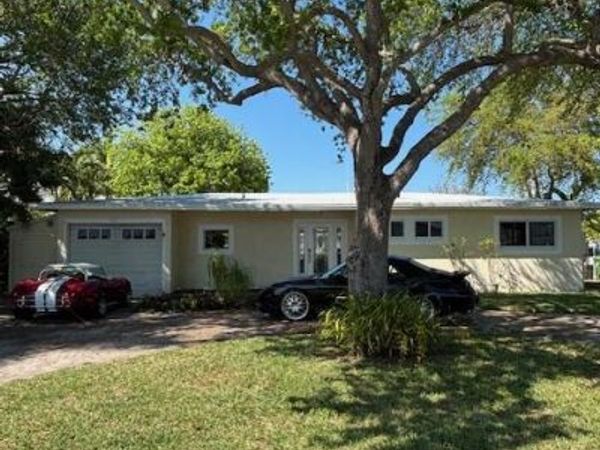 1607 SE 12th Court, Fort Lauderdale, FL 33316