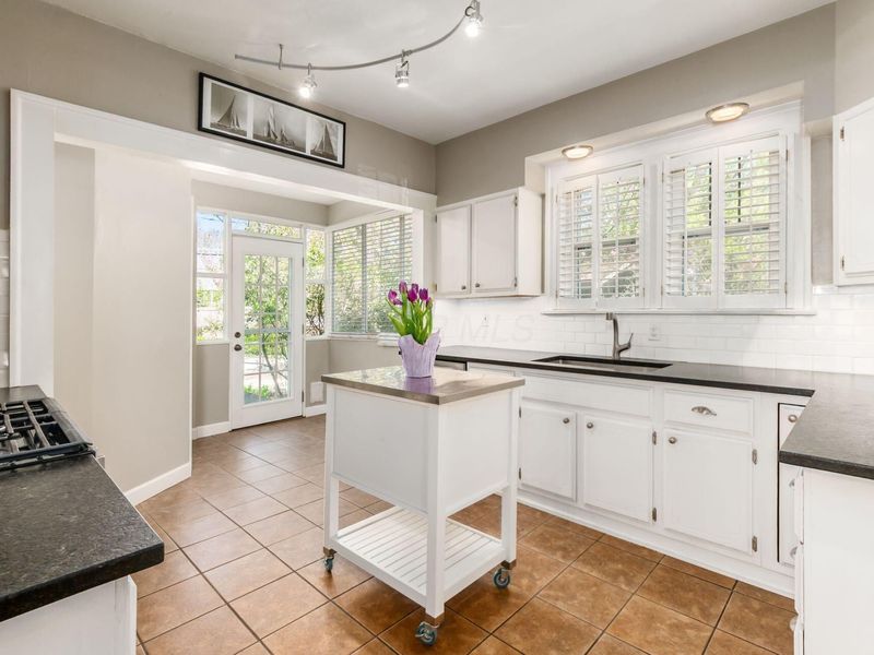 170 Winthrop Road, Columbus, OH 43214 Photo 11