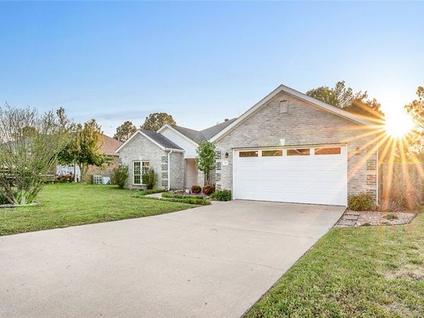 1573 N Cannondale Drive, Fayetteville, AR 72704