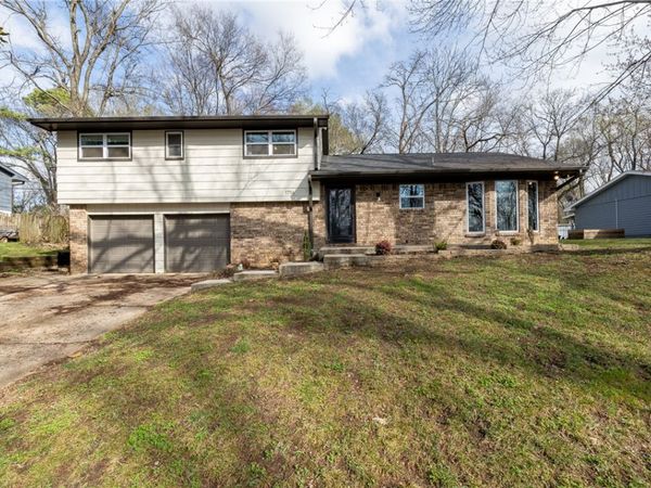 1716 Rayview Drive, Fayetteville, AR 72703