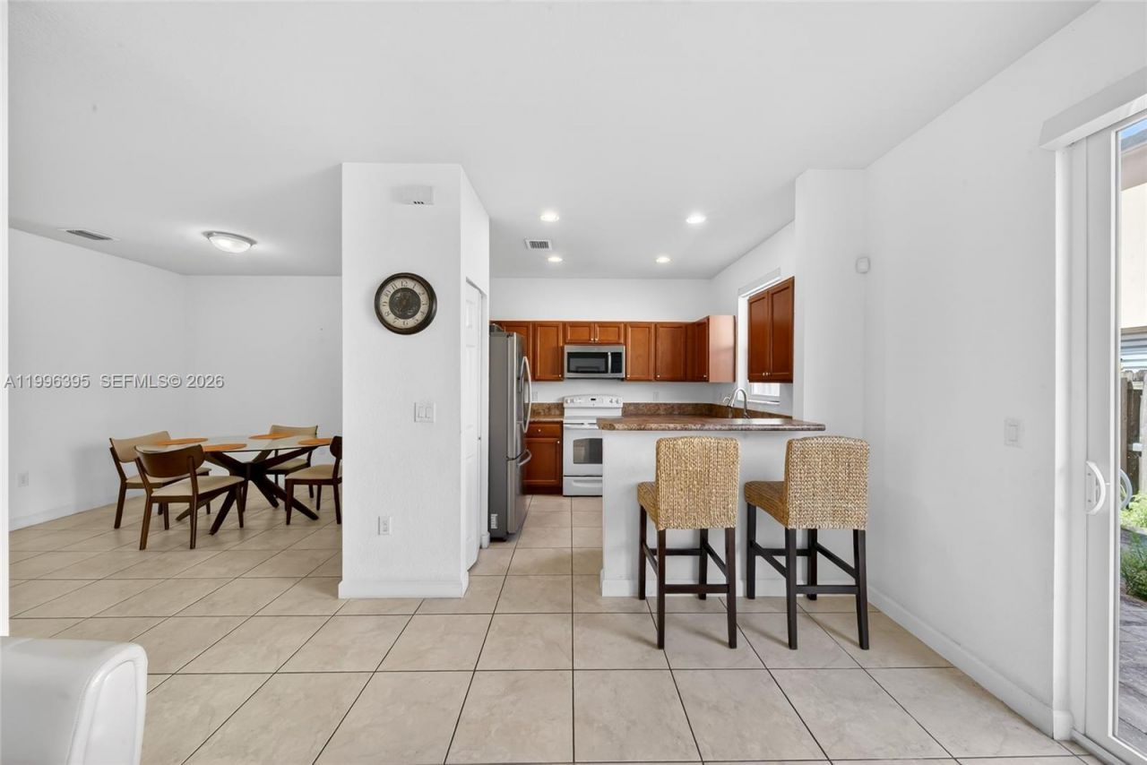8766 NW 112th Path, Doral, FL 33178 Photo