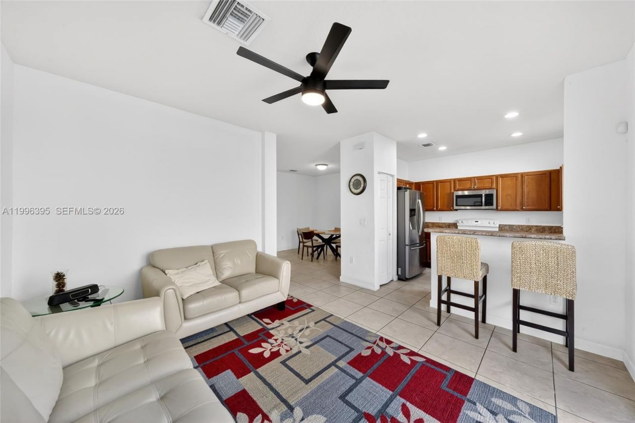 8766 NW 112th Path, Doral, FL 33178 Photo