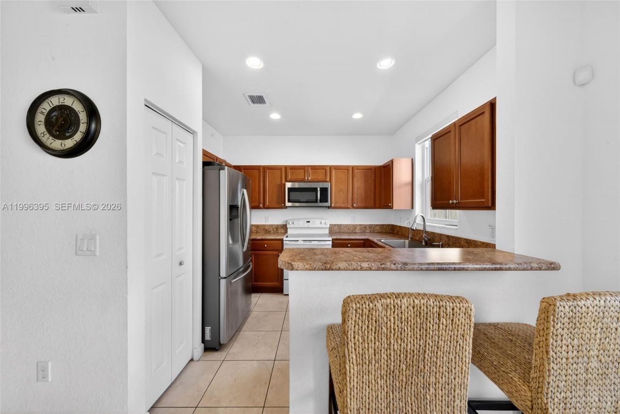 8766 NW 112th Path, Doral, FL 33178 Photo