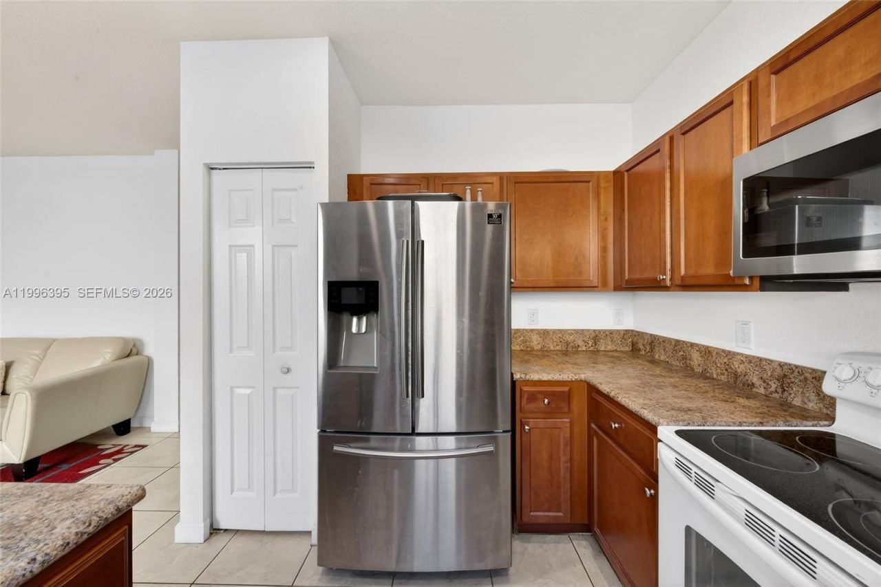 8766 NW 112th Path, Doral, FL 33178 Photo