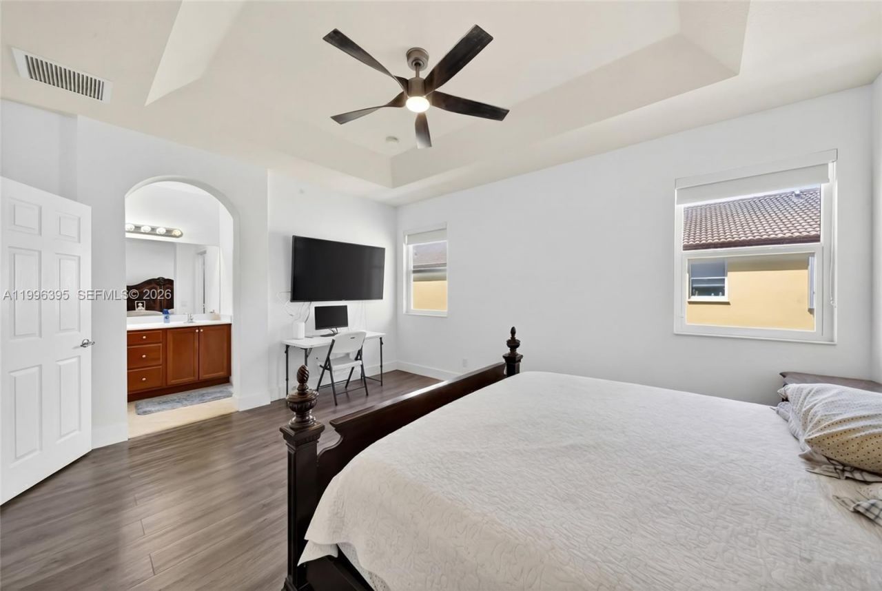 8766 NW 112th Path, Doral, FL 33178 Photo