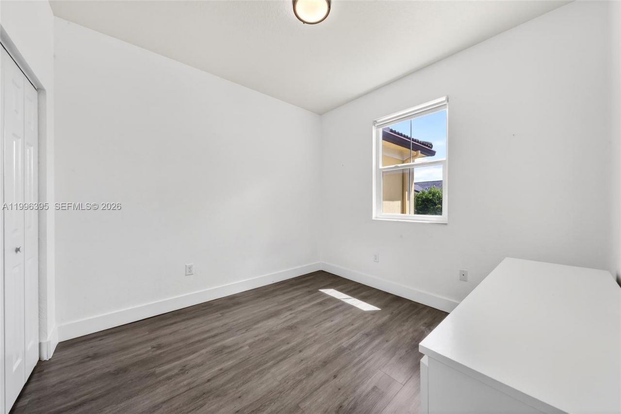 8766 NW 112th Path, Doral, FL 33178 Photo