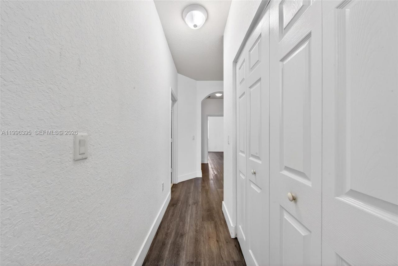 8766 NW 112th Path, Doral, FL 33178 Photo