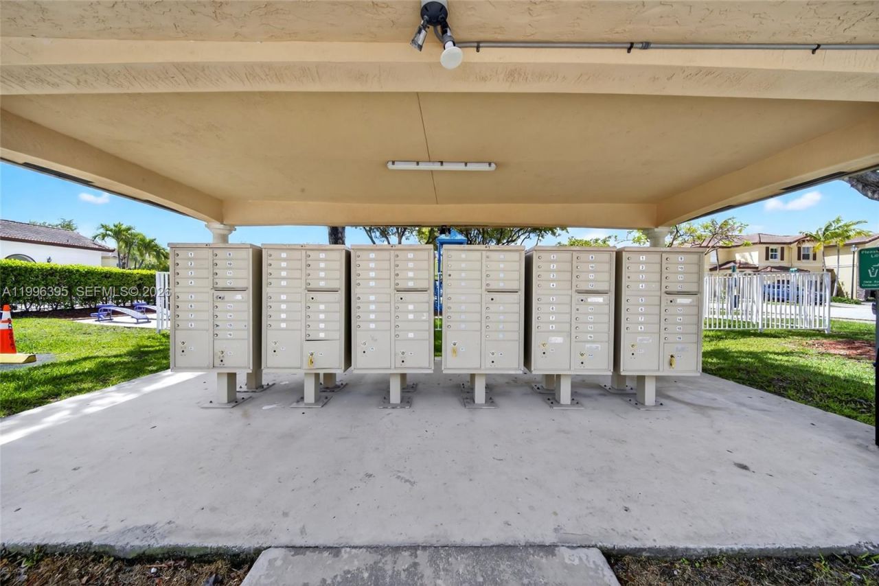 8766 NW 112th Path, Doral, FL 33178 Photo
