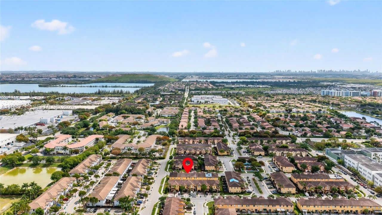 8766 NW 112th Path, Doral, FL 33178 Photo