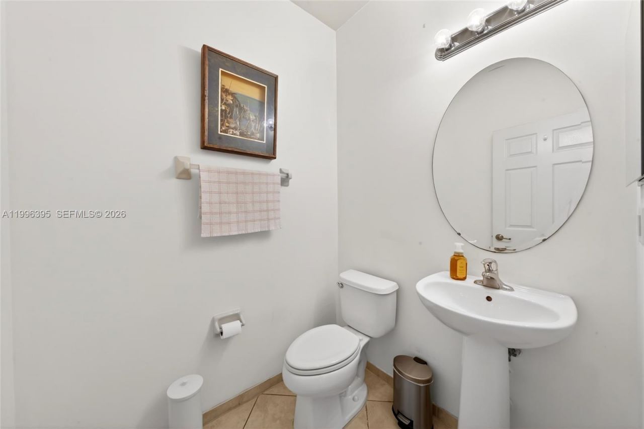 8766 NW 112th Path, Doral, FL 33178 Photo