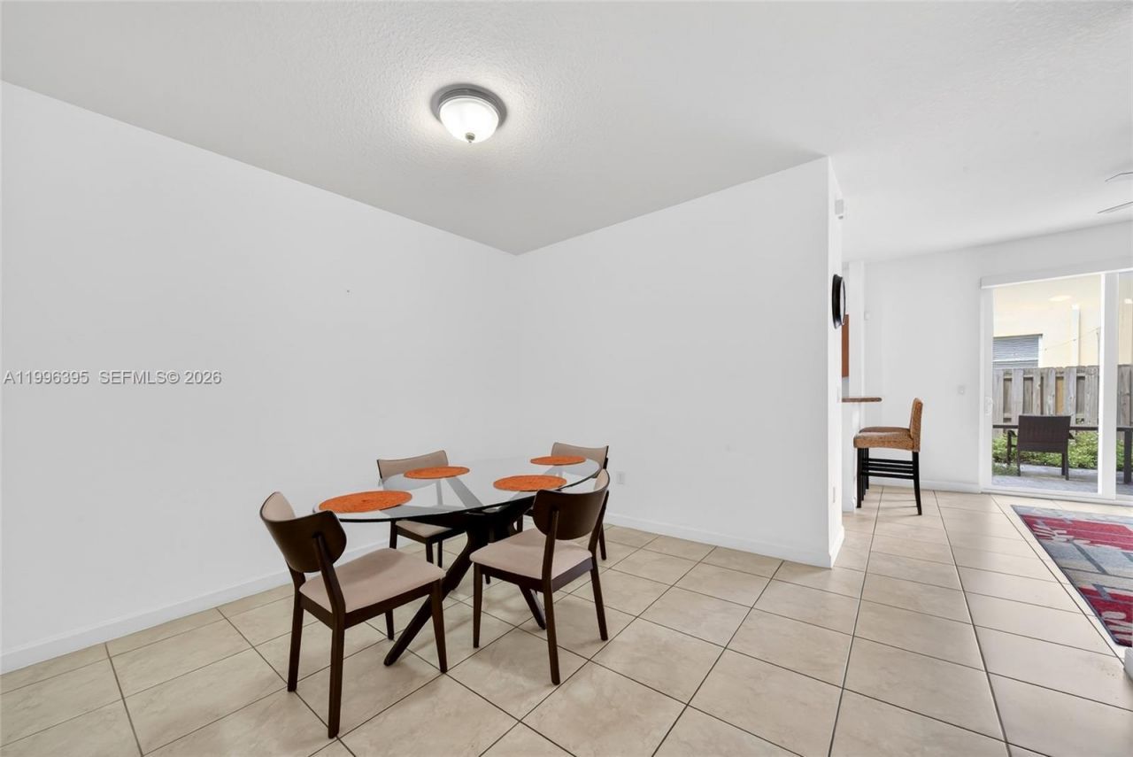 8766 NW 112th Path, Doral, FL 33178 Photo