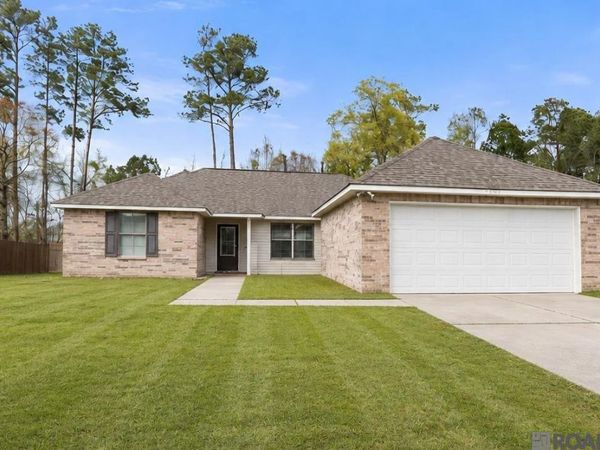 12823 Hazelwood Dr, Denham Springs, LA 70726