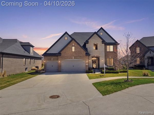60676 Onyx Court, Washington Twp, MI 48094