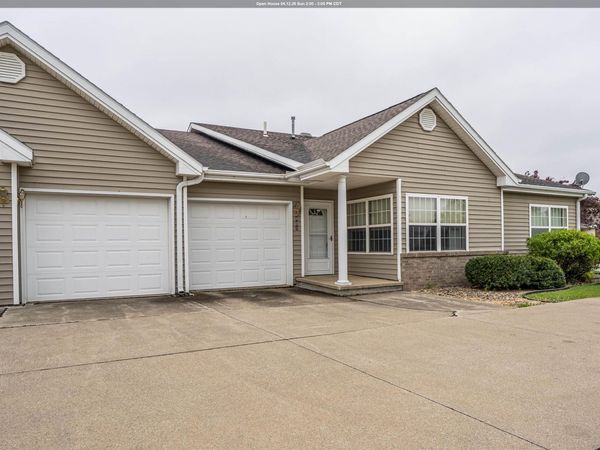 790 Cedar View Dr, Unit 401, LeMars, IA 51031