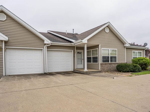 790 Cedar View Dr, Unit 401, LeMars, IA 51031