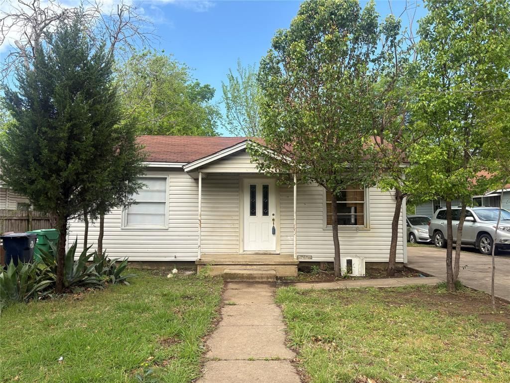 325 N Wood Street, Denton, TX 76209 Main Photo