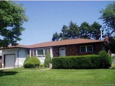 406 Plainview Road, Hicksville, NY 11801