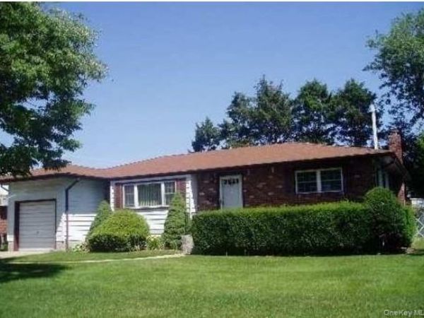 406 Plainview Road, Hicksville, NY 11801