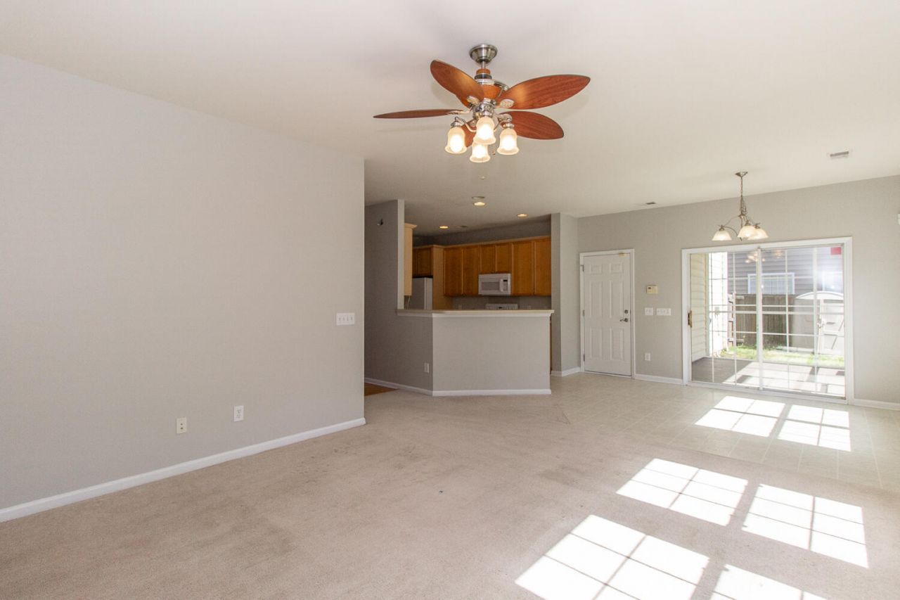 113 Carolinian Drive Photo 12