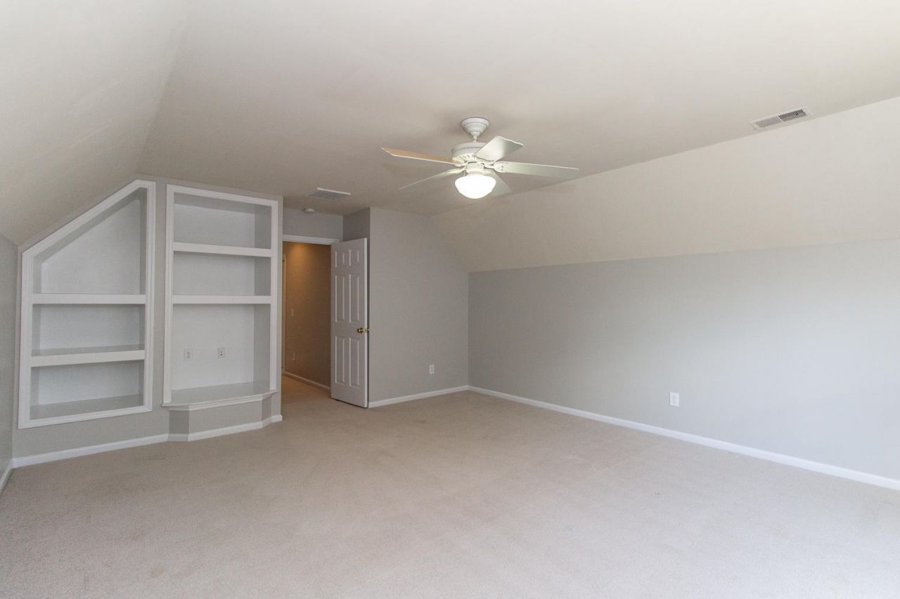 113 Carolinian Drive Photo 18