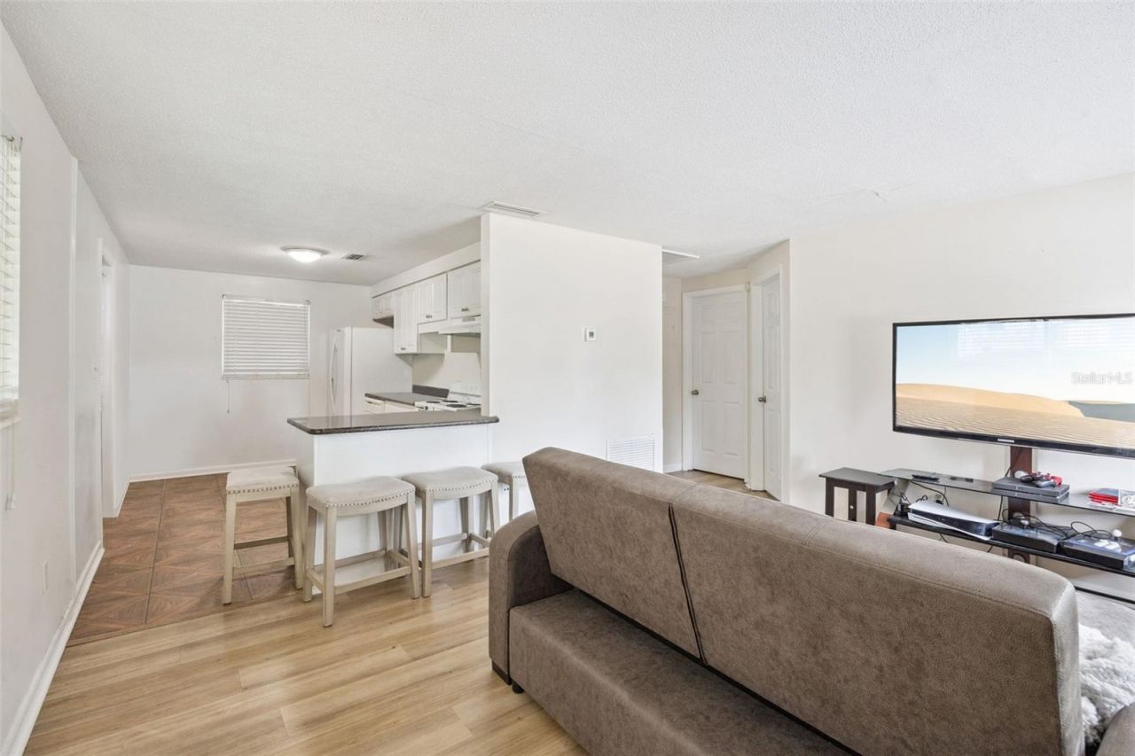 800 N Westmoreland Drive , Orlando, FL 32804 Photo