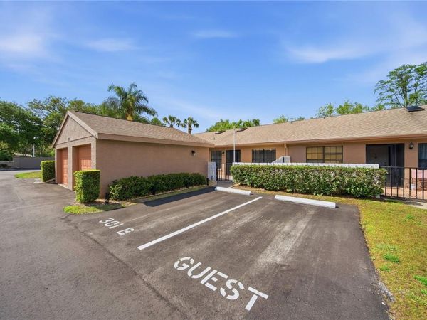 3135 CHARTER CLUB DRIVE , Unit B, TARPON SPRINGS, FL 34688