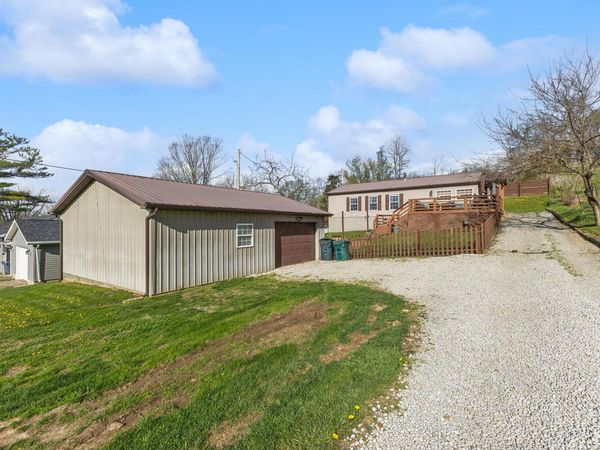 19404 High Street , Adelphi, OH 43101