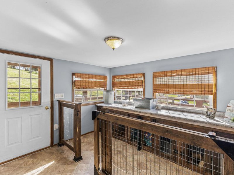 19404 High Street, Adelphi, OH 43101 Photo 4