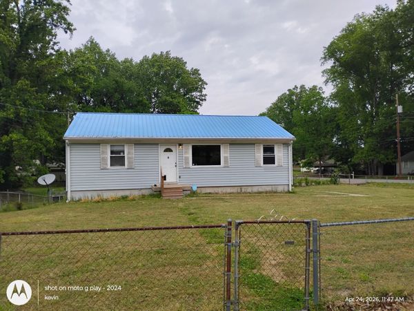 811 Helton Dr, Clarksville, TN 37042