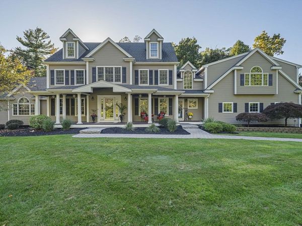 74 Crabtree Ln, Abington, MA 02351