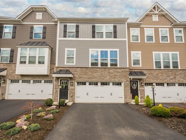 4031 Crown Dr, South Park, PA 15129