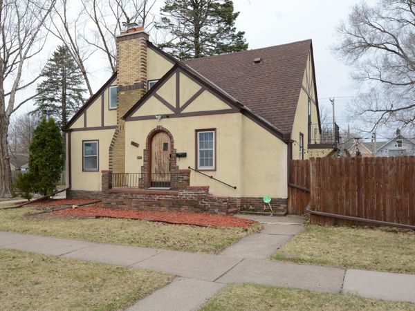 1901 Hyacinth Avenue E, Saint Paul, MN 55119