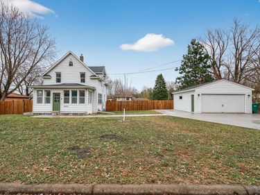 8040 Sunkist Boulevard, Brooklyn Park, MN 55444