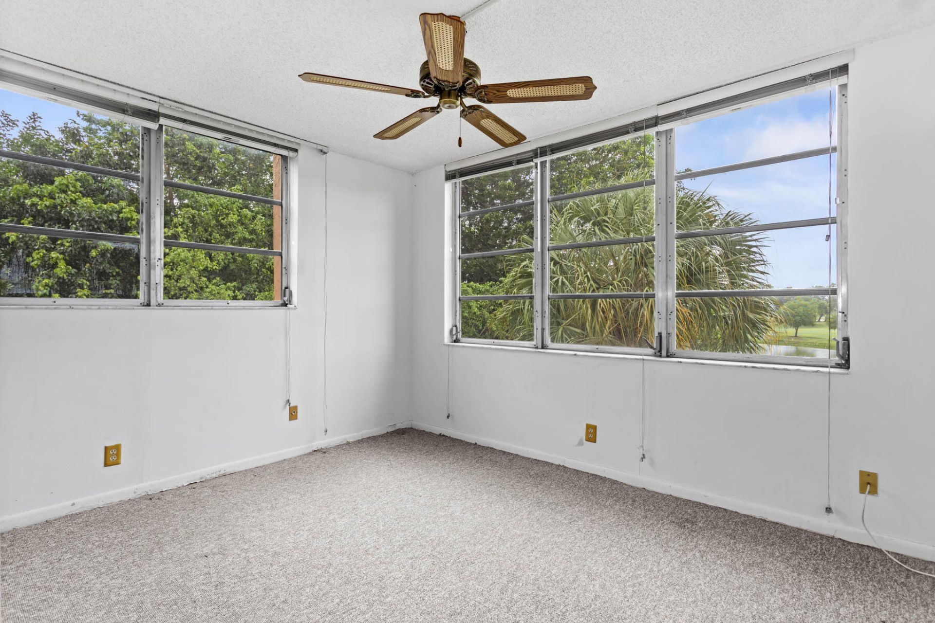 3001 W Rolling Hills Circle, Unit 301, Davie, FL 33328 Photo