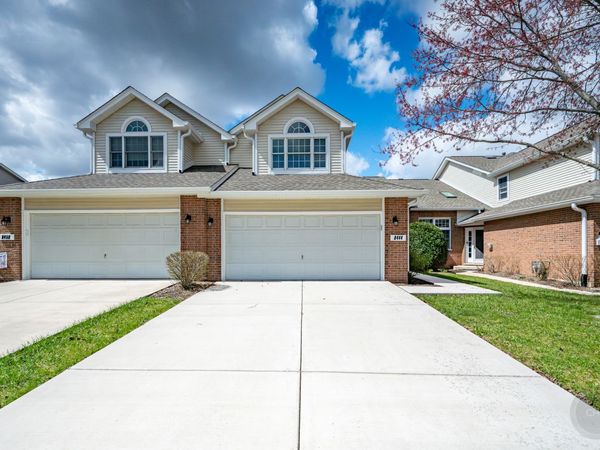 8444 Sandalwood Court, Darien, IL 60561
