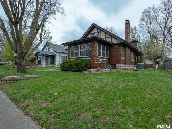 2005 GROVE Avenue, Quincy, IL 62301