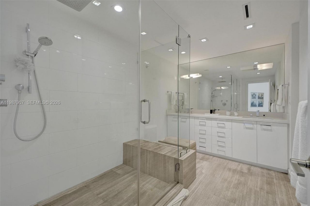 1121 Crandon Blvd , Unit D1202, Key Biscayne, FL 33149 Photo