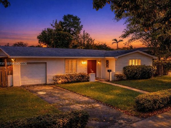 8285 SW 104th St, Miami, FL 33156