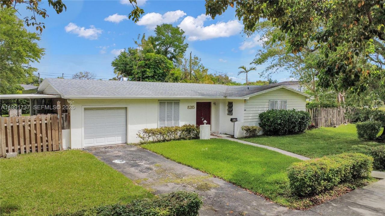 8285 SW 104th St, Miami, FL 33156 Photo