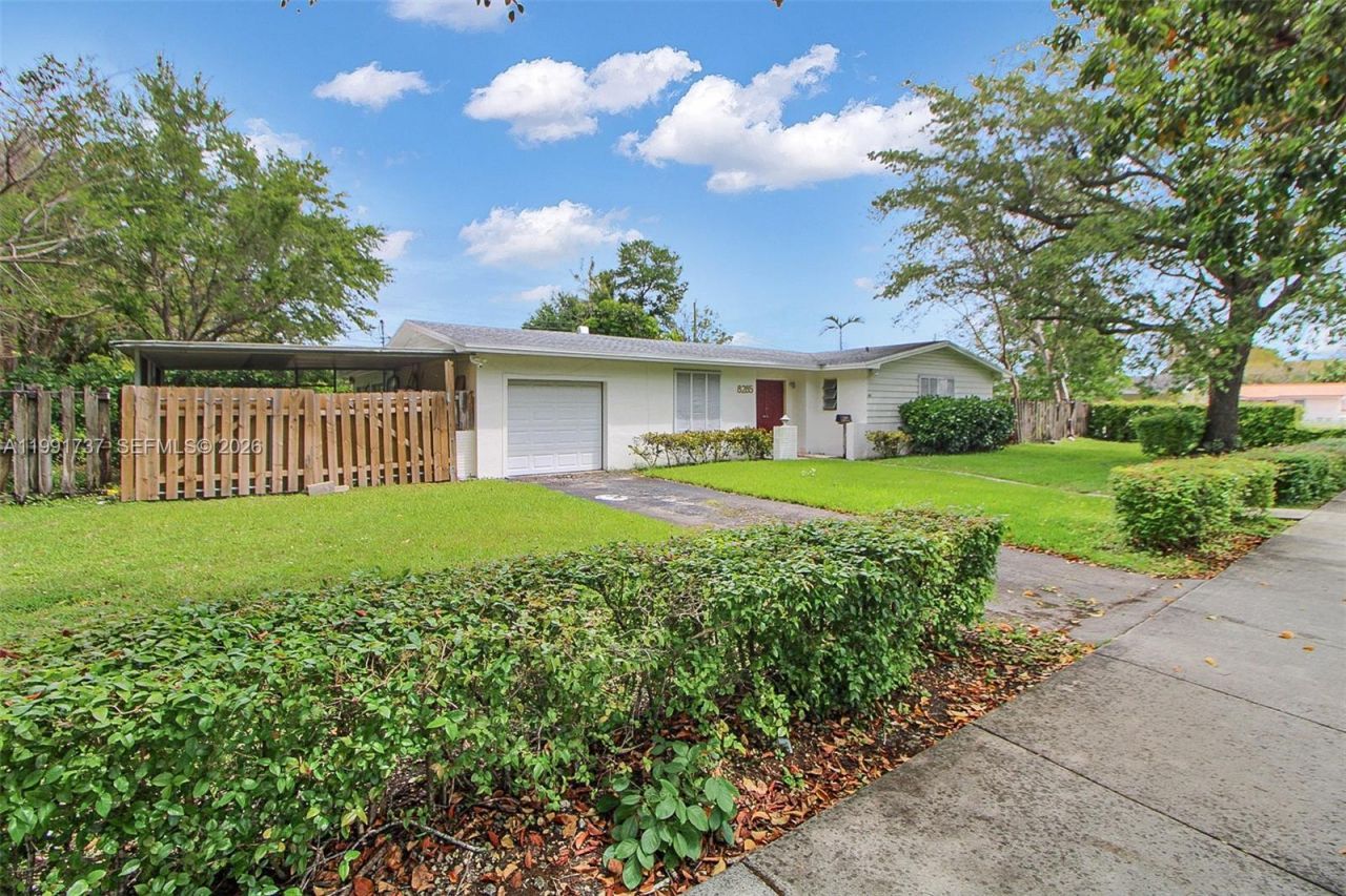 8285 SW 104th St, Miami, FL 33156 Photo