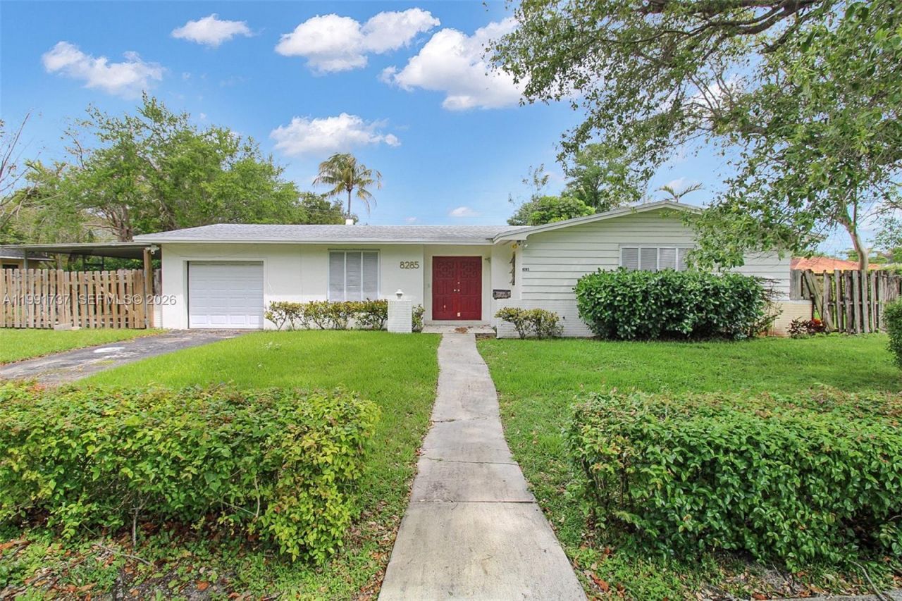 8285 SW 104th St, Miami, FL 33156 Photo