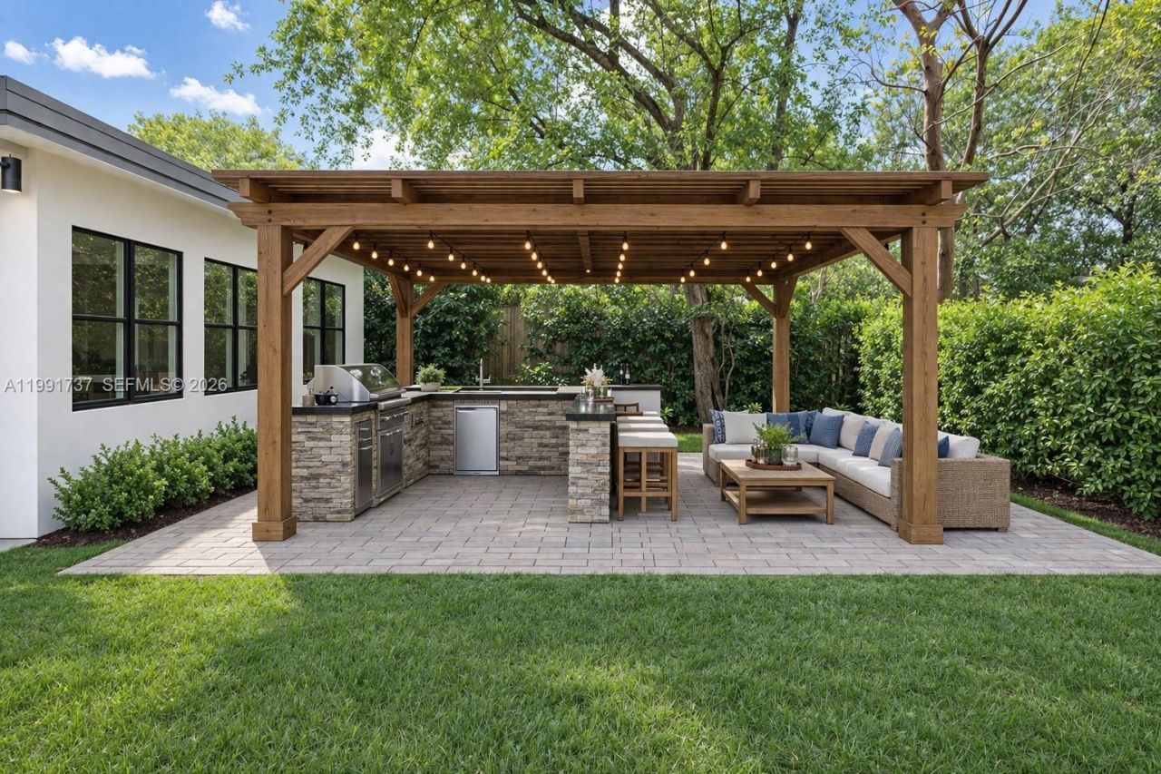 8285 SW 104th St, Miami, FL 33156 Photo