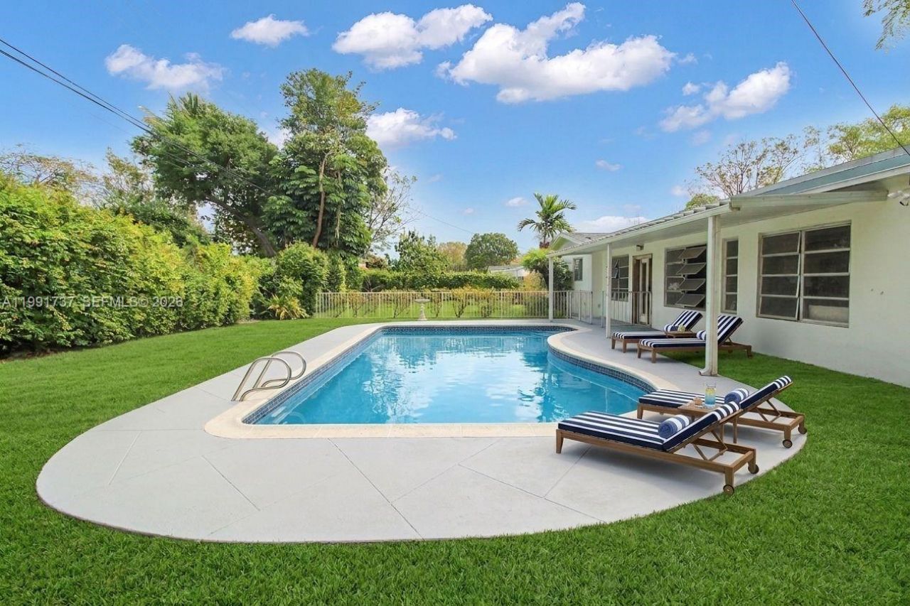 8285 SW 104th St, Miami, FL 33156 Photo