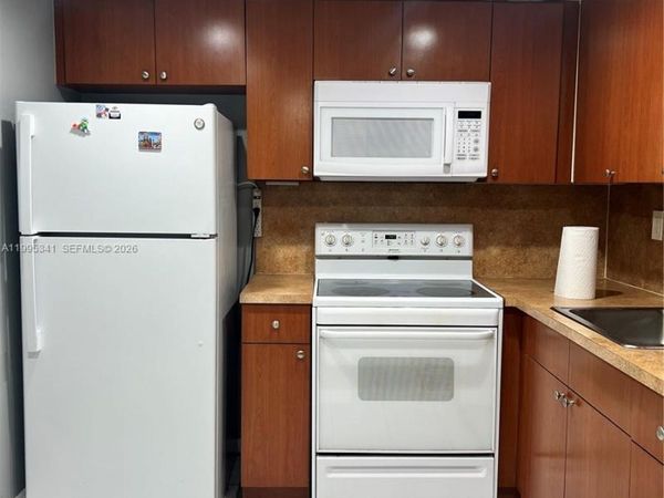 2055 SW 122nd Ave, Unit 323, Miami, FL 33175