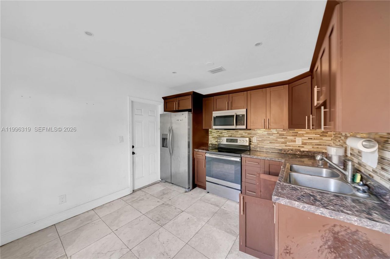 3033 Hibiscus St, Miami, FL 33133 Photo