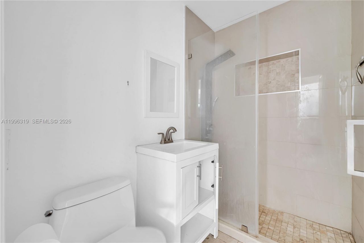 3033 Hibiscus St, Miami, FL 33133 Photo