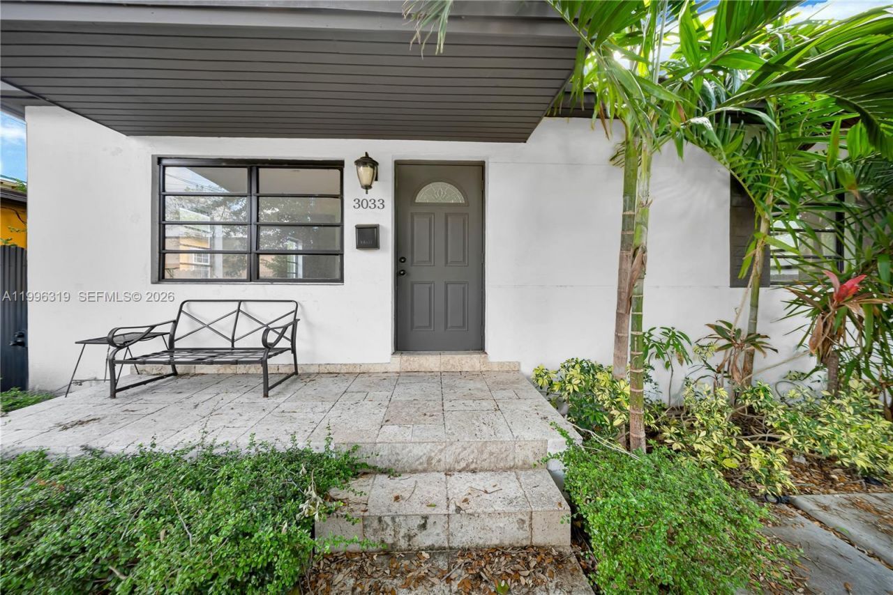 3033 Hibiscus St, Miami, FL 33133 Photo